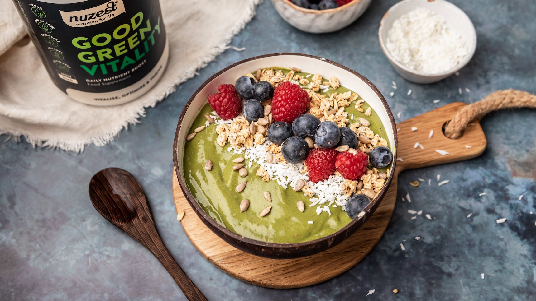 Green Superfood Smoothie Bowl - Nuzest UK